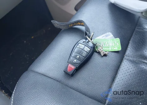 2012 Chrysler Town & Country Touring из США, поврежденный, VIN 2C4RC1BG4CR189809